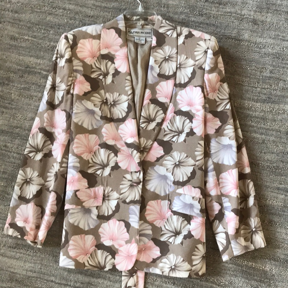 Evan Picone tie-back blazer, beautiful, si…
